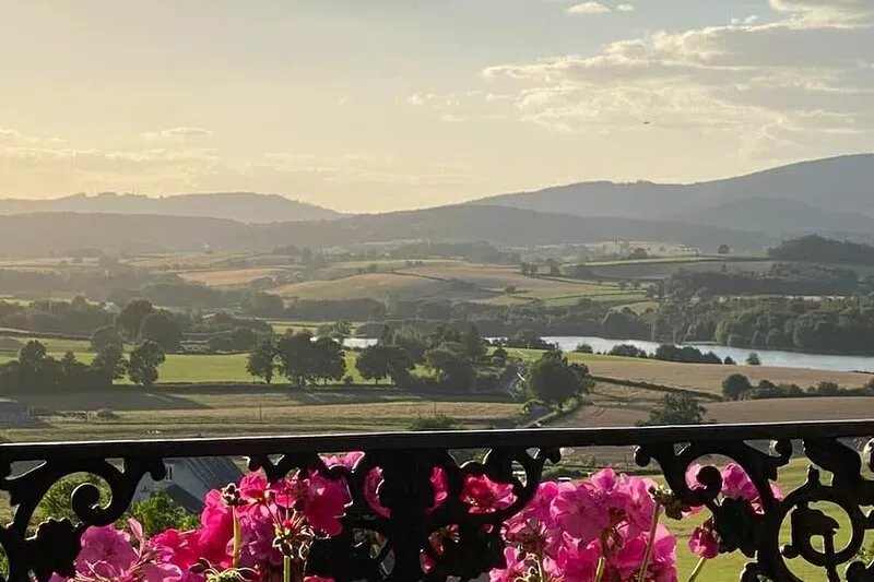 Stylish living in the village square with a large terrace overlooking the Morvan