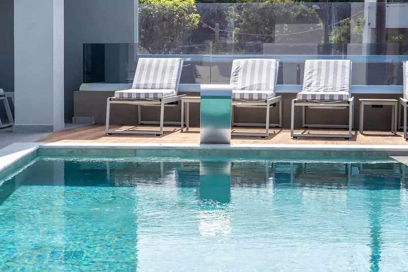 Seafront Villas I Free* Heated pools & 100m to Sea