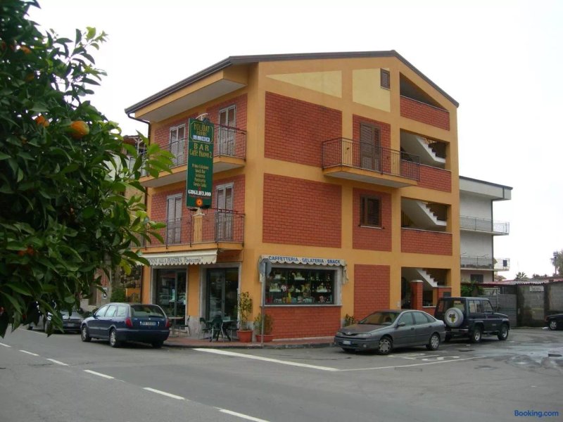 Caffe Nuovo 2 Holiday Rooms