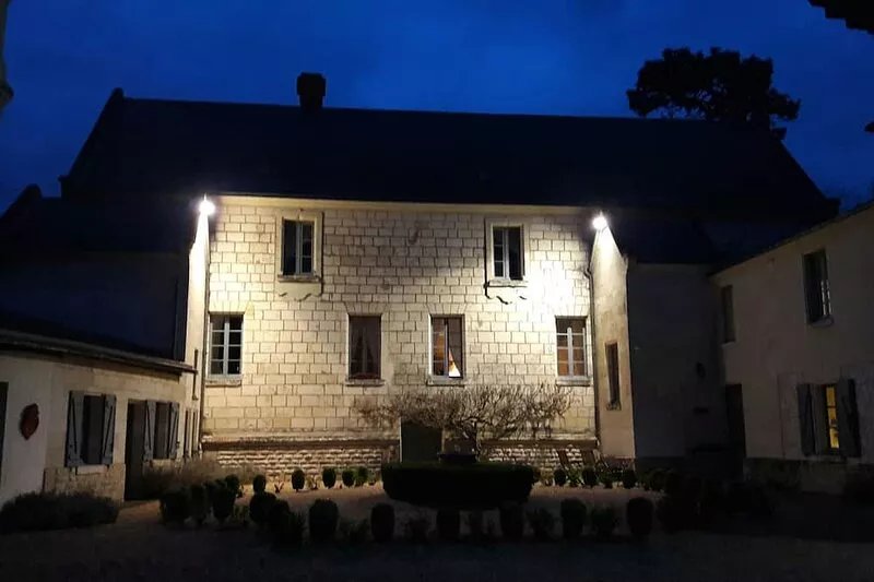 Loire Valley: Chateau de Bournand, nine acres park with pool, up to 18 guests