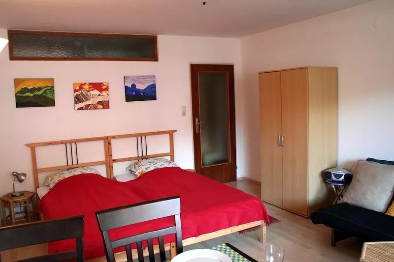 1 Studio Flat walking distance to ski lifts (we have 2 in the same building)