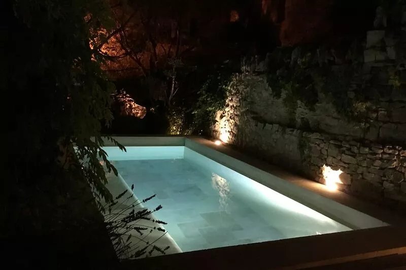 Charming house in the hamlet 18 th in the heart of the Luberon with pool and ai