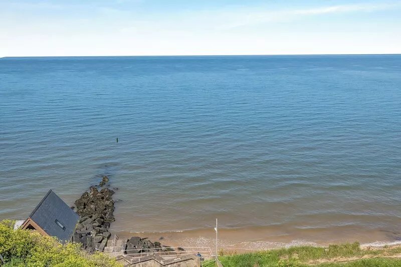 5 bedroom accommodation in Sheringham