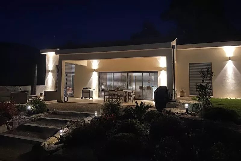 Beautiful new 180m2 villa with swimming pool terrace and 2500m2 wooded garden