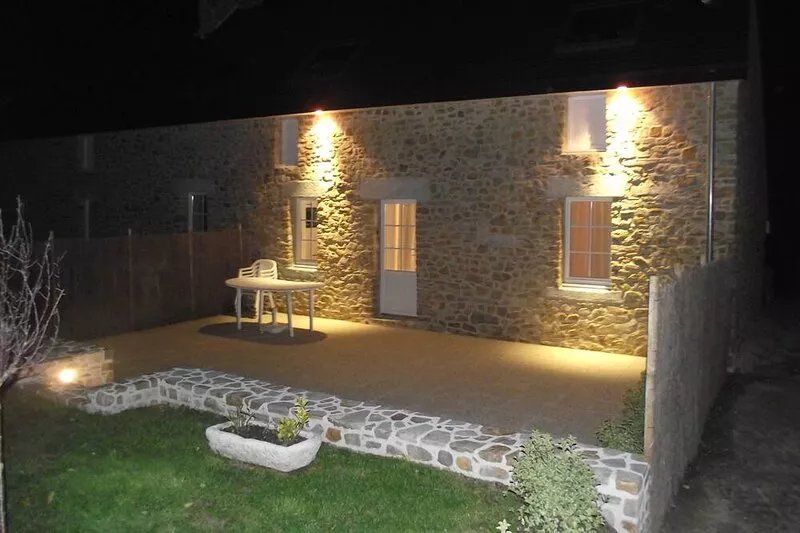 Gite Andrée, 800m from the beach in Pirou, garden, terrace, wifi, wood stove