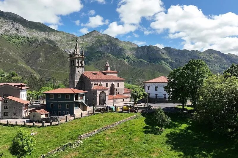 Ideal to rest in ALLES, one of the most beautiful villages in Asturias.