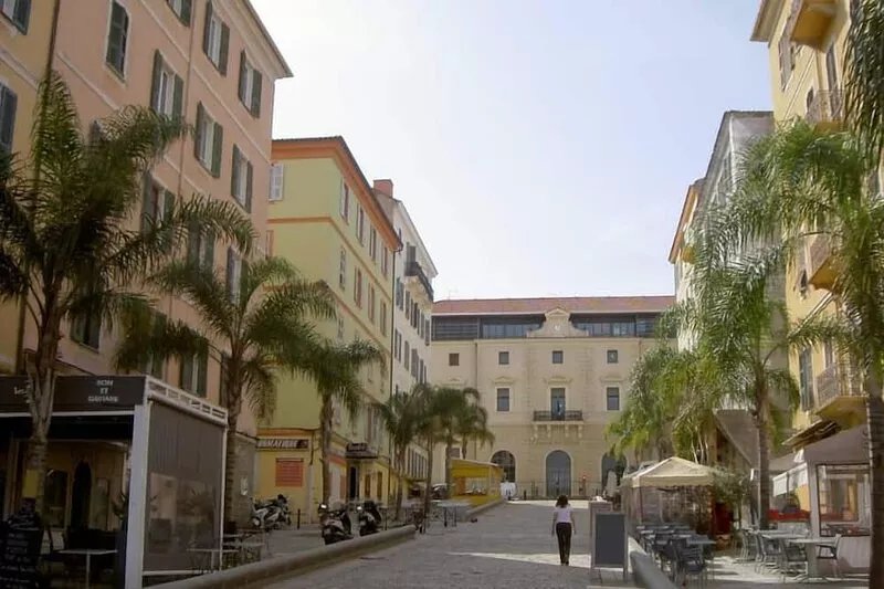 Bel F3 downtown with private garage