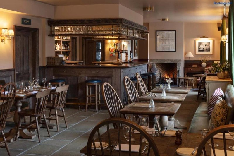 The Kirkstyle Inn & Sportsman Rest