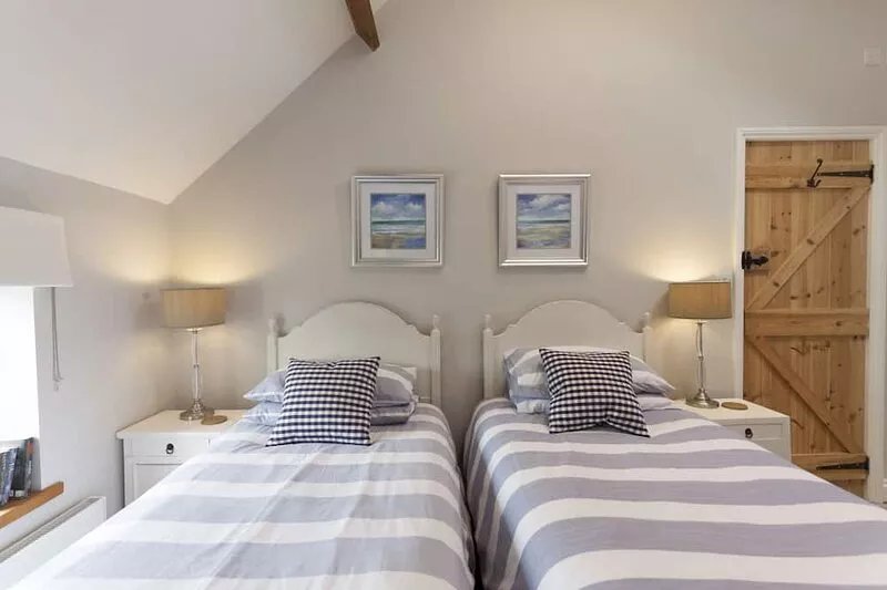 Rose Cottage -  a self catering cottage that sleeps 4 guests  in 2 bedrooms