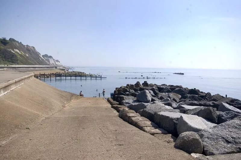 Superb Sea View, all amenities in walking distance, new renovation