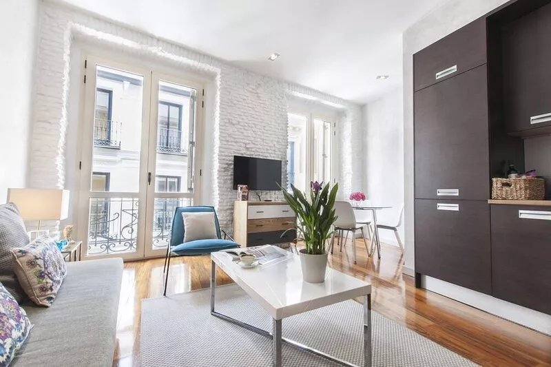 Central Madrid. Barrio Letras, Walking distance to Museums, Plazas and GranVia