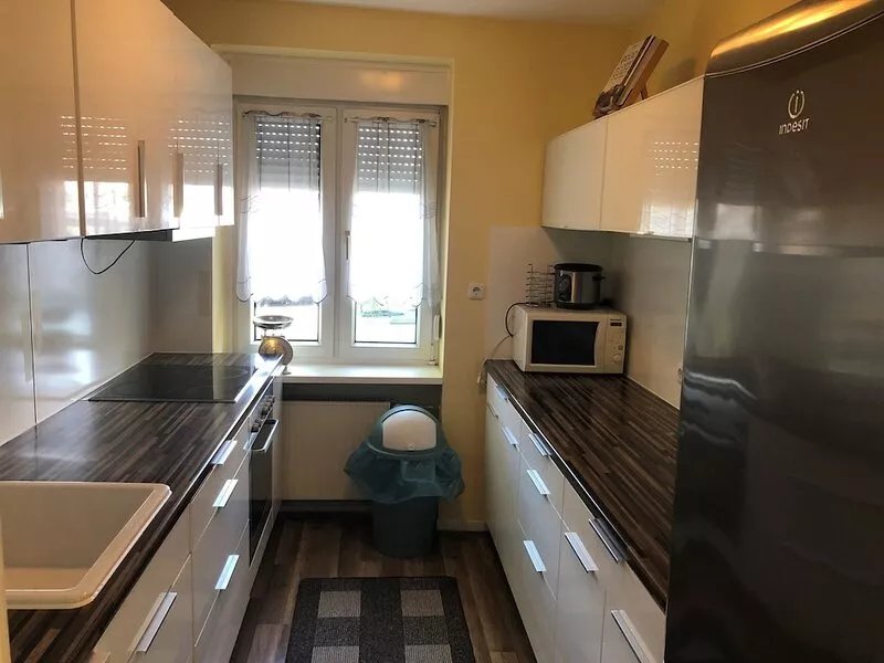 Ferienhaus für 6-8 Personen - Zentral und Sehr Geräumig mit Überdachter Terrasse