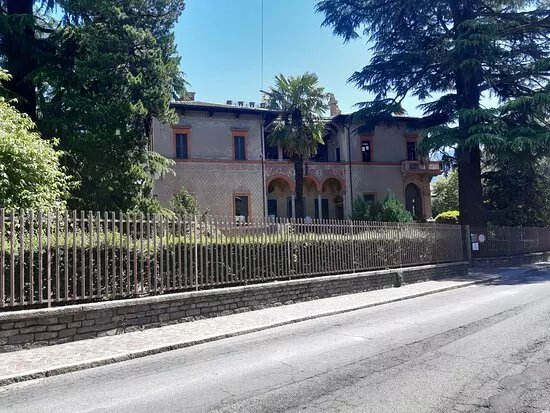 Villa Quadrio - Biblioteca Civica Pio Rajna