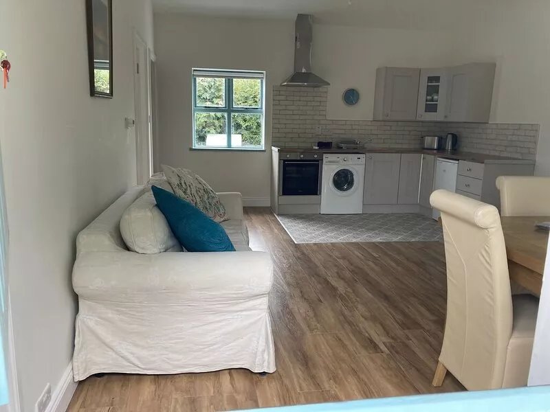 Lovely 2 bedroom cottage at base of Comeragh Mountains
