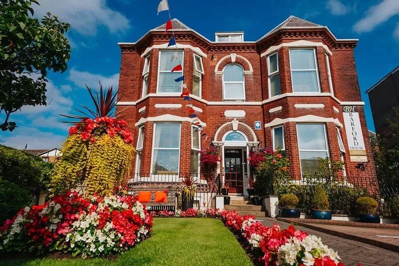 Barford House - Front Self-Catering Apartment Southport