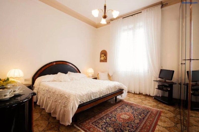 Room Cavour, Nearby Cinqueterre