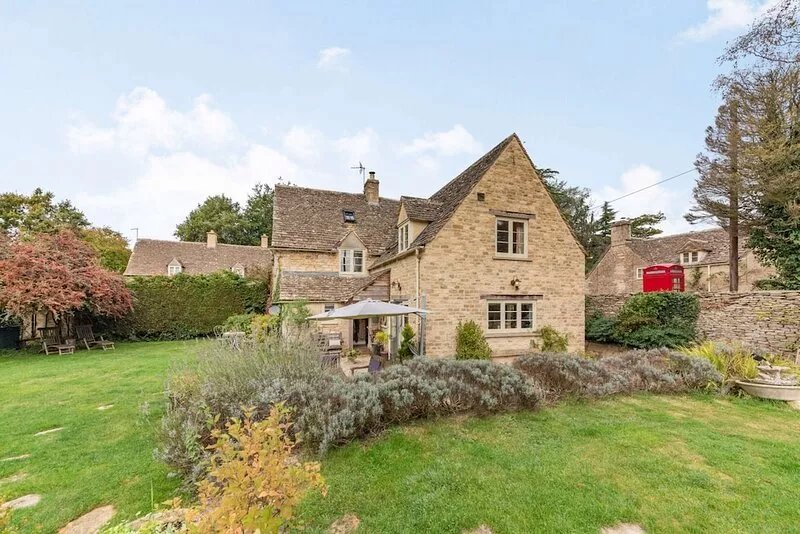 An impressive five bedroom country home in the heart of the Cotswolds
