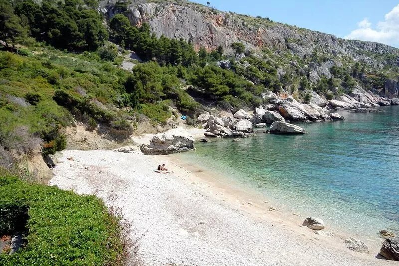 Two bedroom apartment near beach Cove Zaraće (Dubovica), Hvar (A-8778-a)