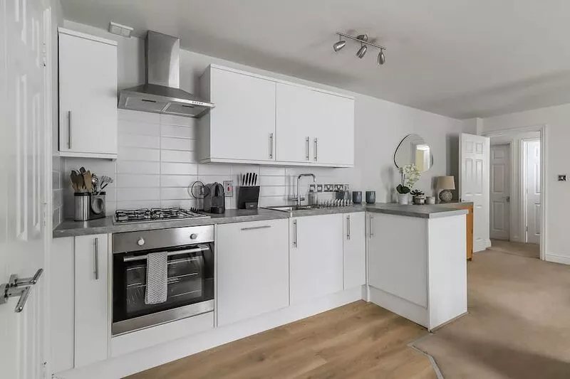 Beautiful apartment in the centre of Winchester with parking!