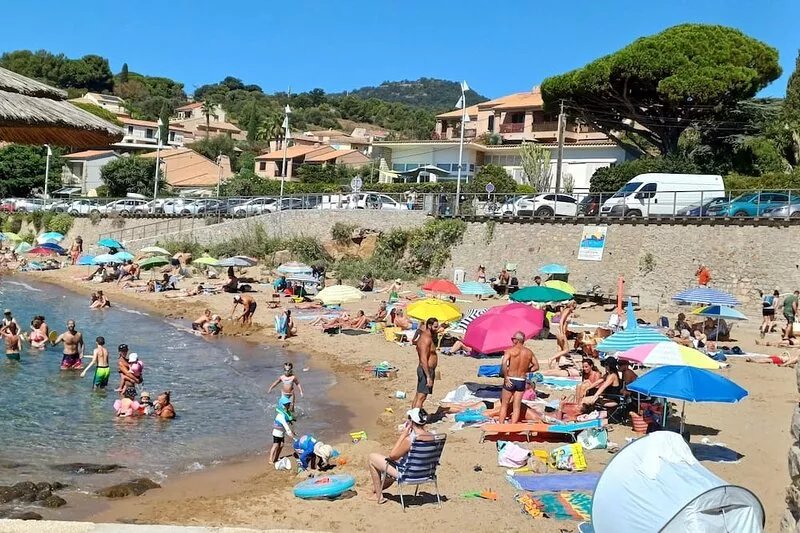 Apartment 110m2 5 min walk from the beach, sea view