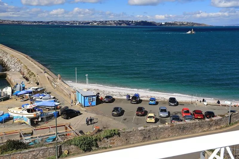 Panoramic Sea View 2 minutes from the Beach and Harbour