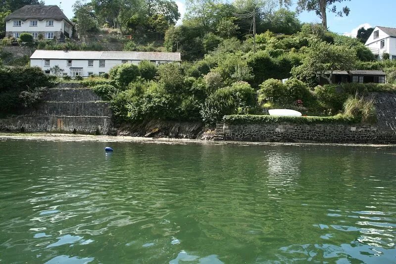 Charming cottage in spectacular location with private beach access