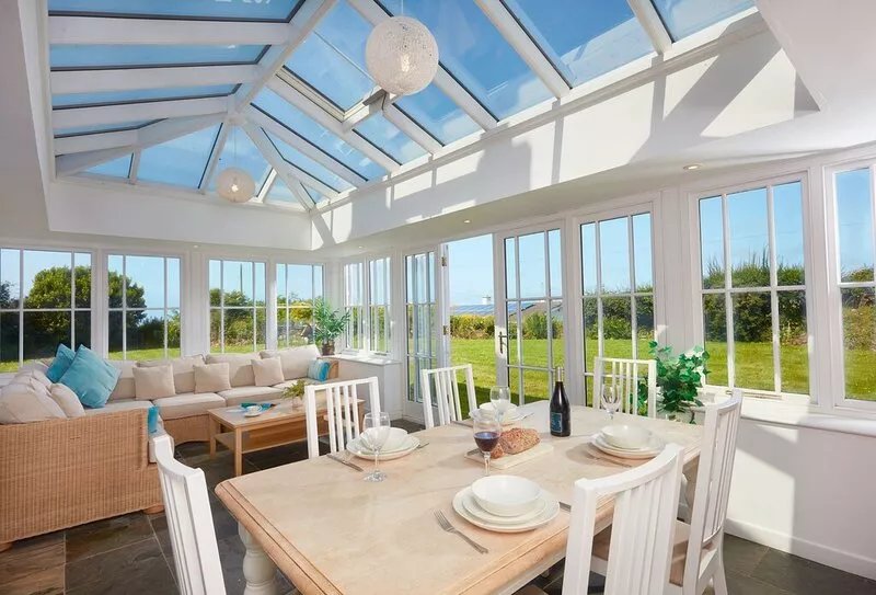 A beautiful, dog-friendly holiday home with magnificent views of two coastlines