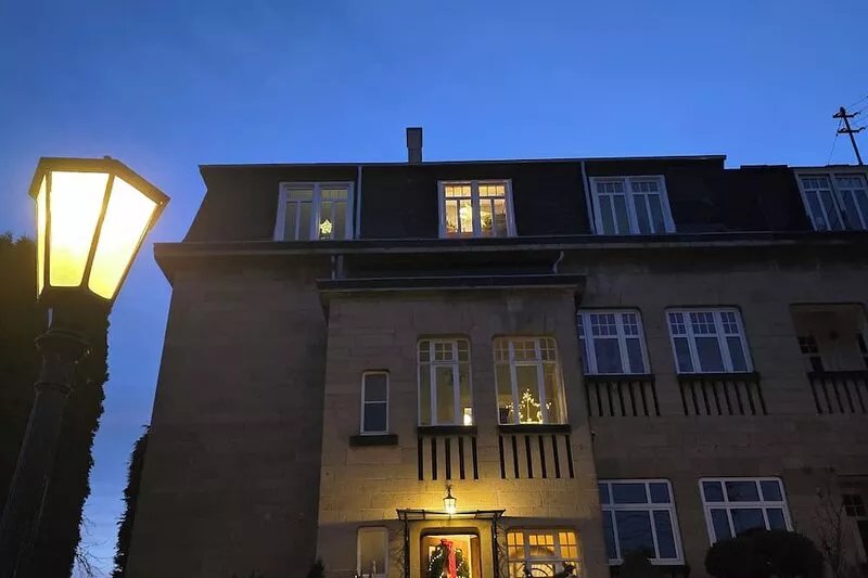 First floor apartment in a sandstone house (villa) with beautiful garden.