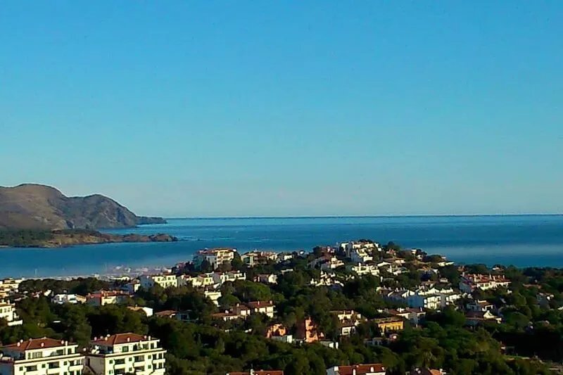 Luxury apartment, with excellent views of the sea. 'Ideal relax and family'