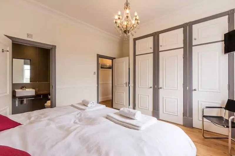 No5 Contemporary Coastal Apartment
