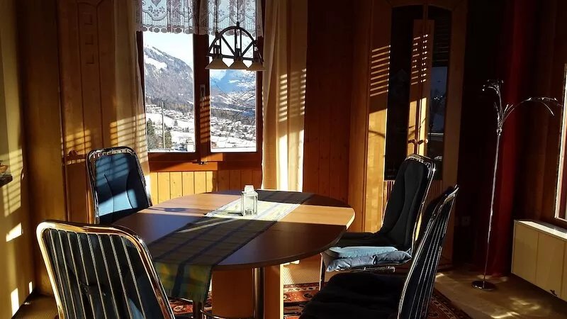 Bright, quiet, well-furnished non-smoking apartment with a fantastic view