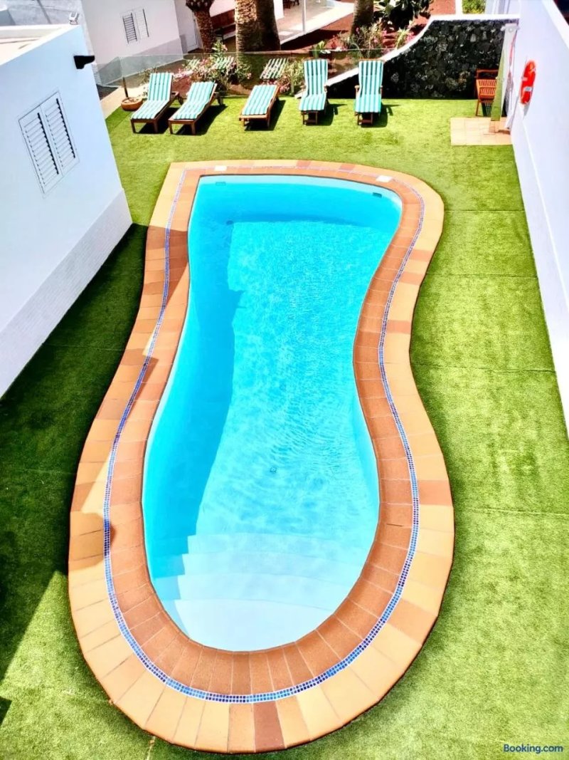 Apartamentos Anjomacar II