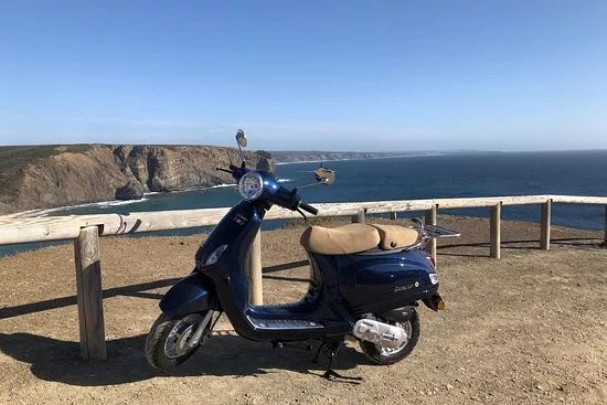 Indy Scooters. Scooter rental in Aljezur