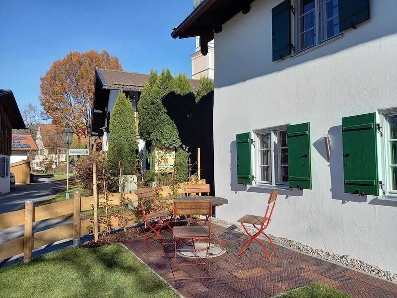 "Apfelgrün" holiday apartment, romantic holiday in a listed building