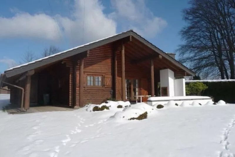 Charming Chalet with Private Garden in Stavelot