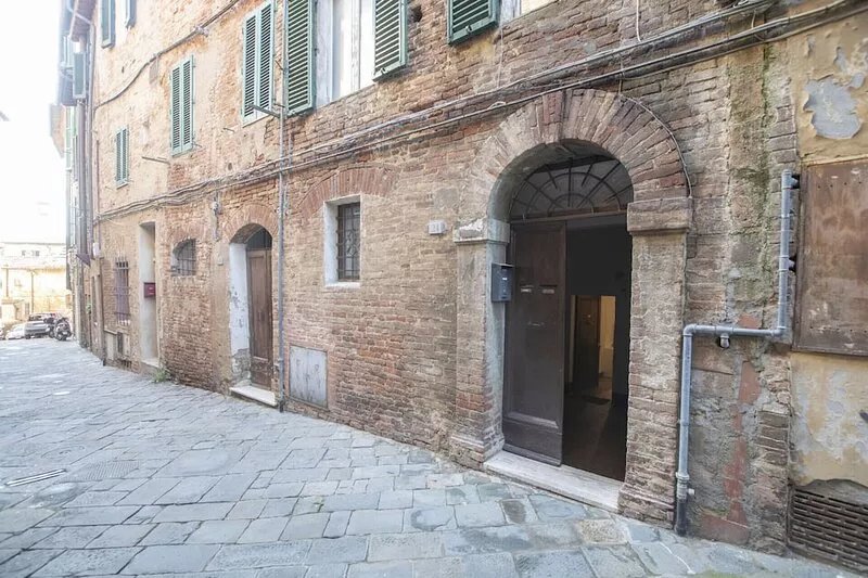 Central apartment in the Tartuca Contrada
