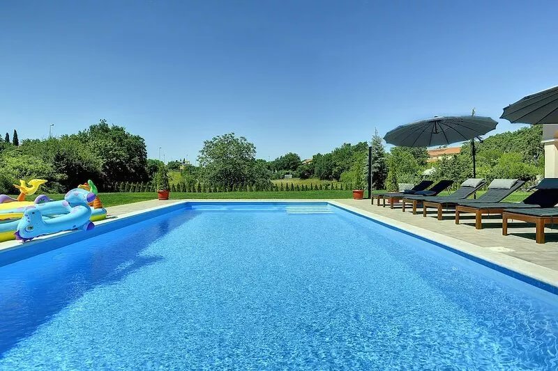 Spacious Villa with Pool and Parasol in Rovinj