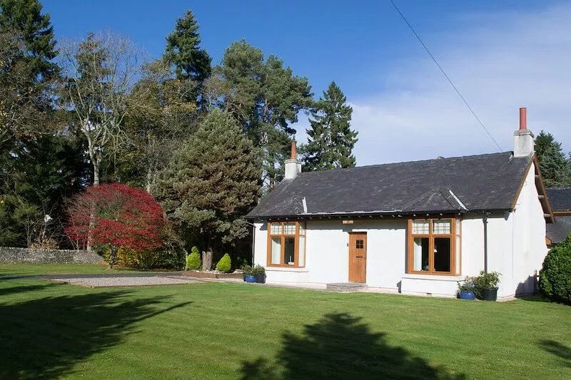 Millbank Cottage - a lovely holiday home with a large garden
