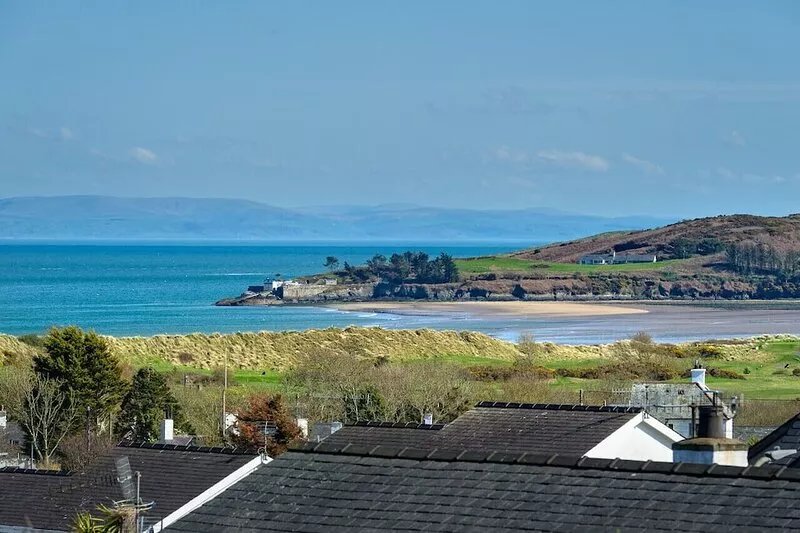 Pebbles - Three Bedroom House, Sleeps 6