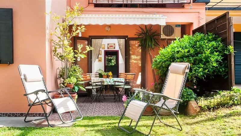 AJA - One Bedroom Apartment Near Beach
