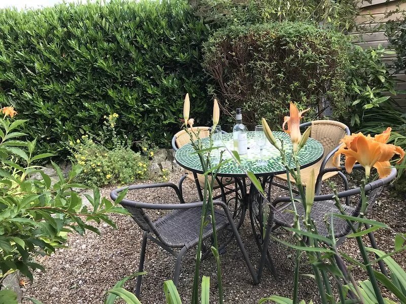 Bakewell One Bedroom Cottage In A Peaceful Location With Parking Space.