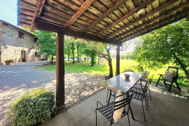 Lama Piana 2 cottages let together in price. Private pool. Walk to river. WIFI