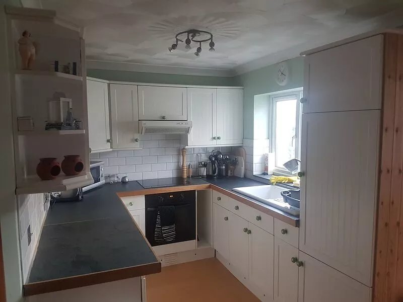 Spacious House, Just Five Minutes Walk From Beach, Perfect for Families/Surfers