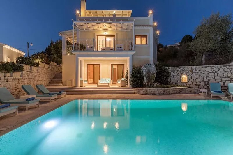 Villa Eleni in Kassiopi- Corfu with XL private pool , 4 bedrooms, 5 bathrooms