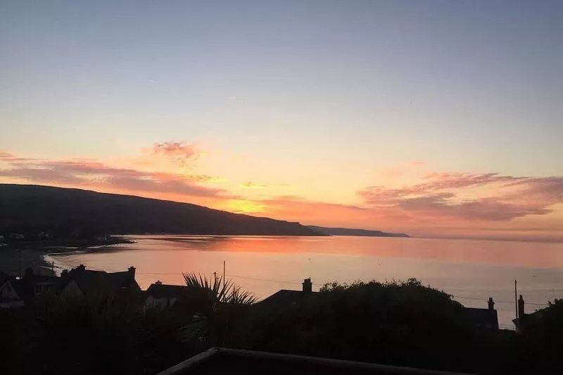 Ballygally Seaview and garden 1 bedroom hideaway