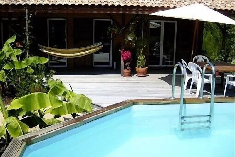 MONTALIVET, large villa close to the beach.  private pool.  grd garden!