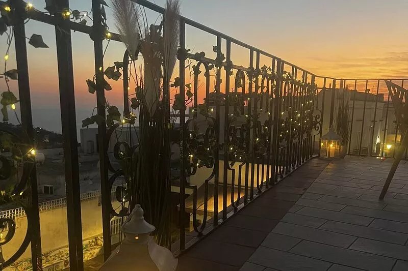 In the center,10 minutes to the beach.Pet friendly