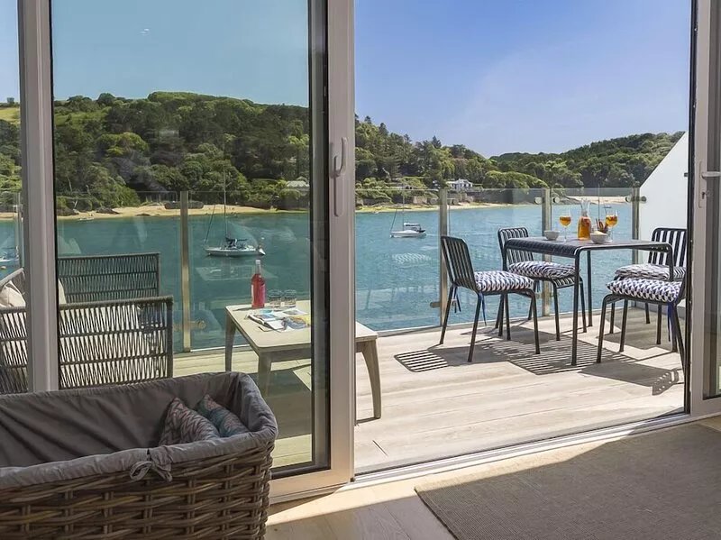 VILLA 8, ESTURA, family friendly, luxury holiday cottage in Salcombe