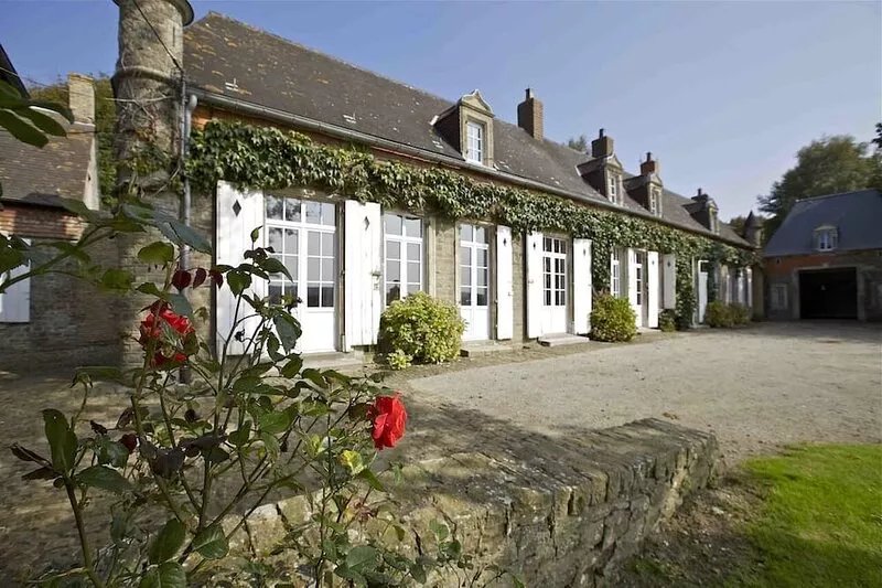 Very quiet place with view,  luminous house, 6 Km from the Beach