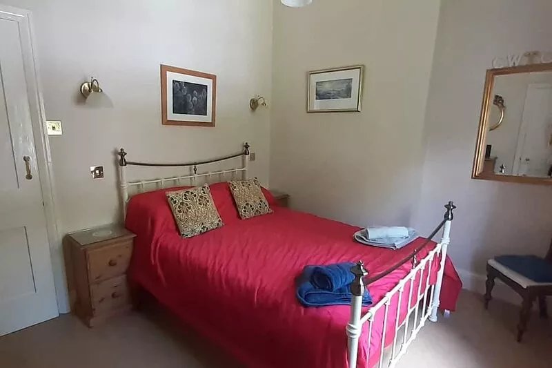 Cosy well equipped ex Railway Cottage with WiFi